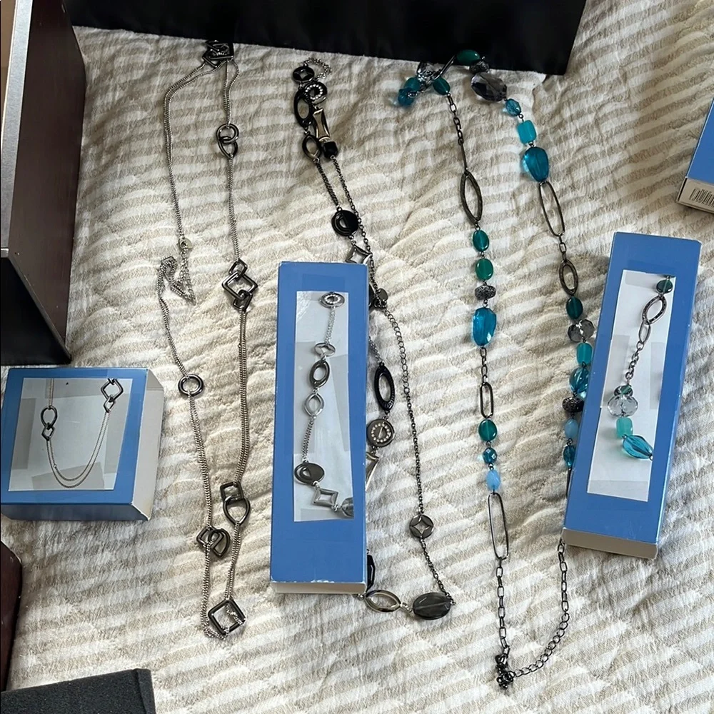 Lia Sophia Jewelry Lot - Picture 4 of 11